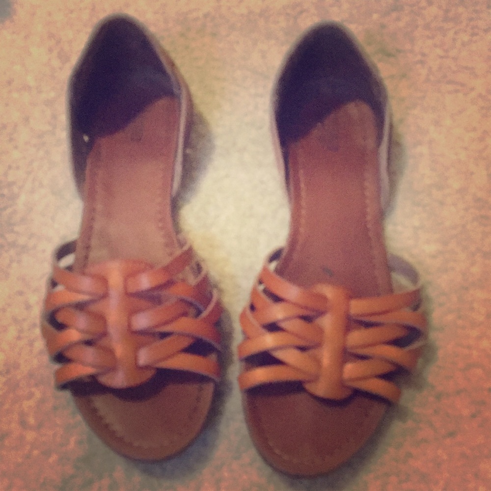 Brown slip on sandals 👡